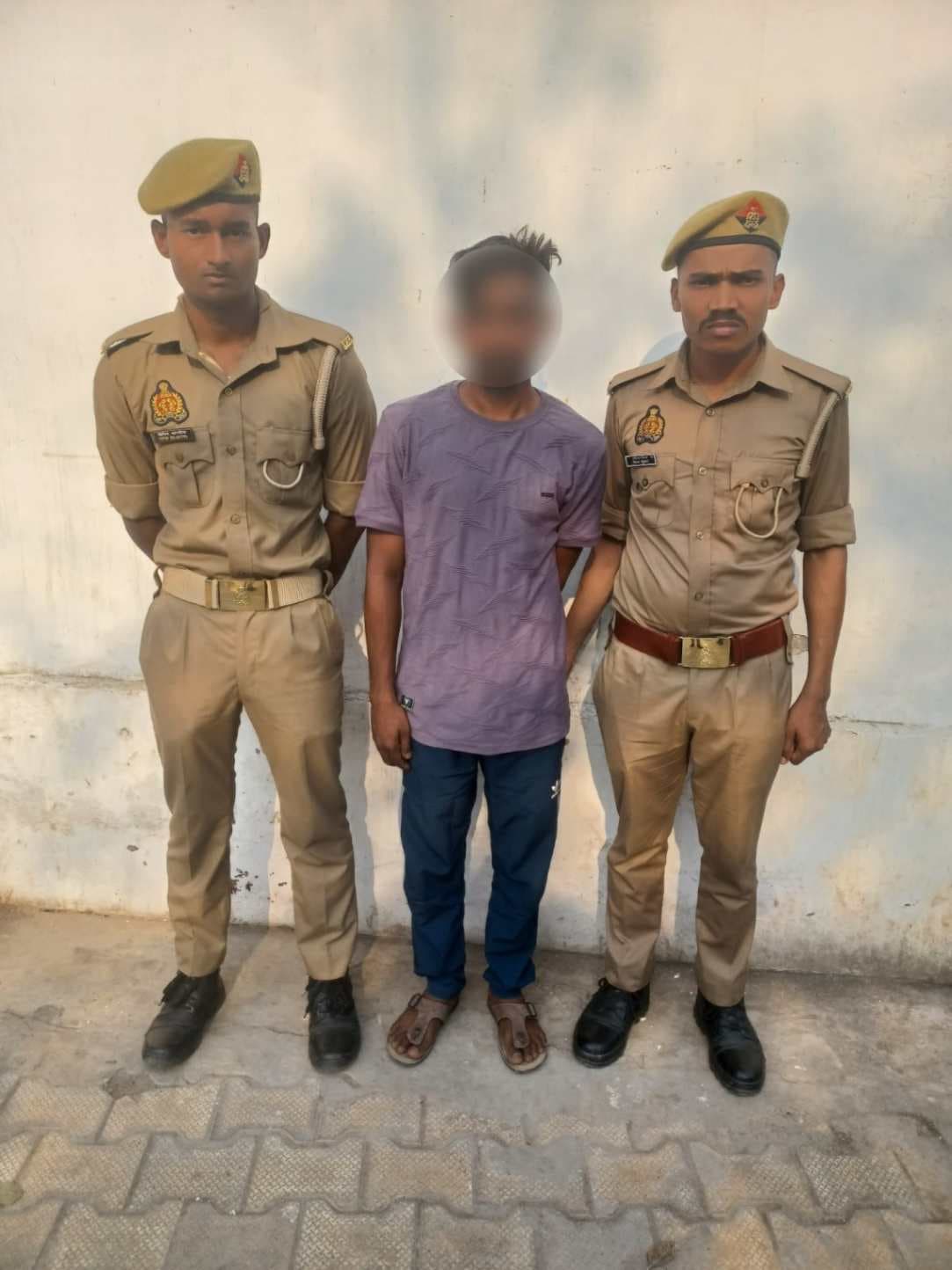 महिला से मंगलसूत्र छीनने के मामले का खुलासा, आरोपी माल समेत गिरफ्तार... 
