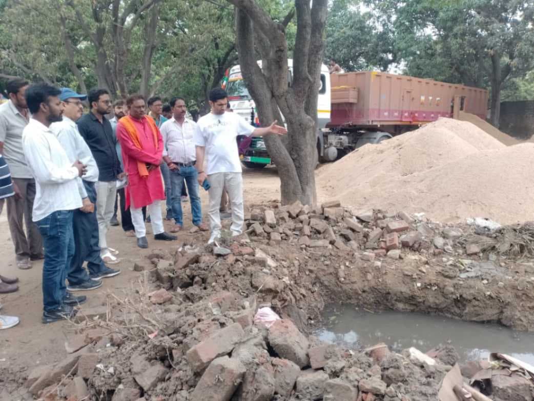 नाली जाम करने पर नगर निगम सख्त,ठोका 50 हज़ार का जुर्माना