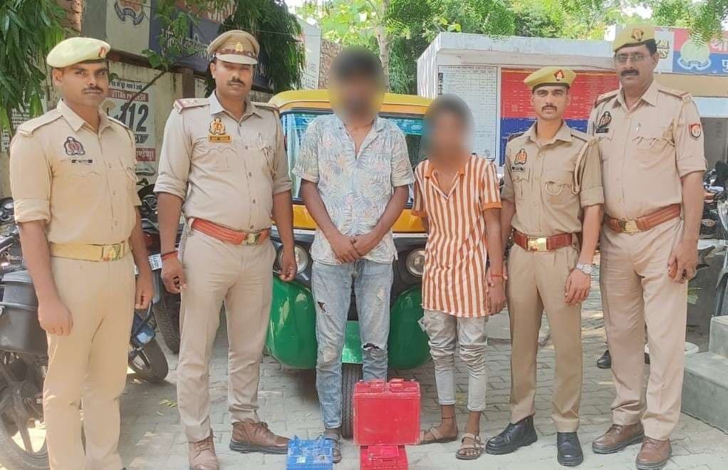 ट्रैक्टरों की बैटरी चोरी करने वाला गिरोह पकड़ा गया, ऑटो समेत दो आरोपी गिरफ्तार...