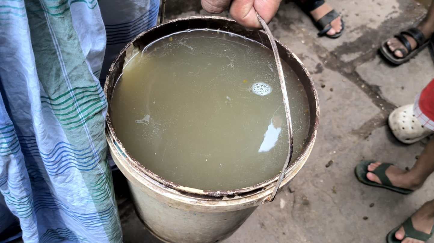 बकरीद पर वाराणसी के मुस्लिम बहुल इलाकों में पानी संकट, बूंद-बूंद को तरसे लोग...