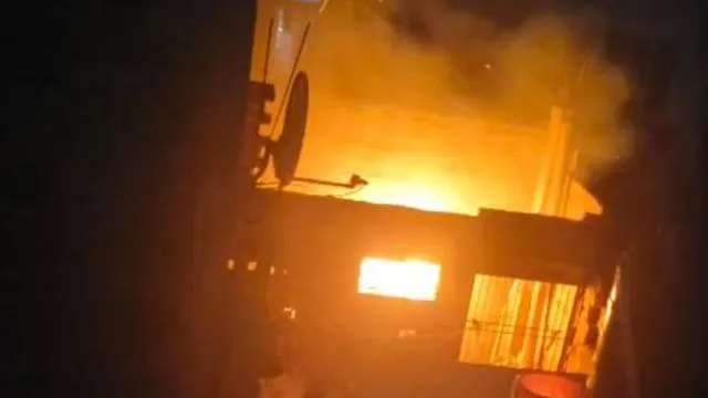 वाराणसी में शार्ट सर्किट से मकान में लगी आग, सिलेंडर धमाके से दहशत में रहे लोग...