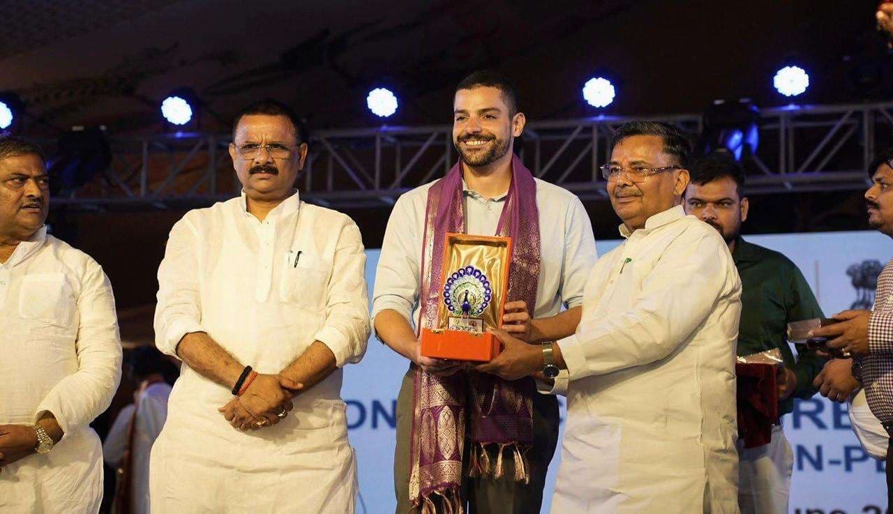 वाराणसी में सफलतापूर्वक संपन्न हुई ब्रिक्स संस्कृति कार्य समूह की दूसरी बैठक, सांस्कृतिक संध्या ने जीता प्रतिनिधियों का दिल…