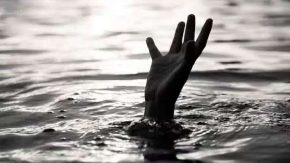 वाराणसी में गंगा स्नान के दौरान युवक की डूबने से मौत, NDRF ने शव किया बरामद...