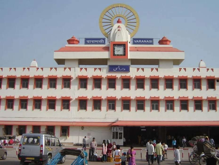 पवन एक्सप्रेस 9 घंटे लेट, यात्रियों की बढ़ी मुश्किलें; मेगा ब्लॉक से 40 मिनट रुकी सिकंदराबाद-दानापुर सुपरफास्ट...