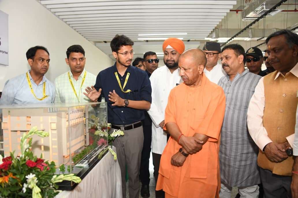 सीएम ने बीएचयू में नेशनल सेंटर ऑफ़ एजिंग का किया निरीक्षण, स्वास्थ्य सेवाएं सुदृढ़ करने पर दिया बल...
