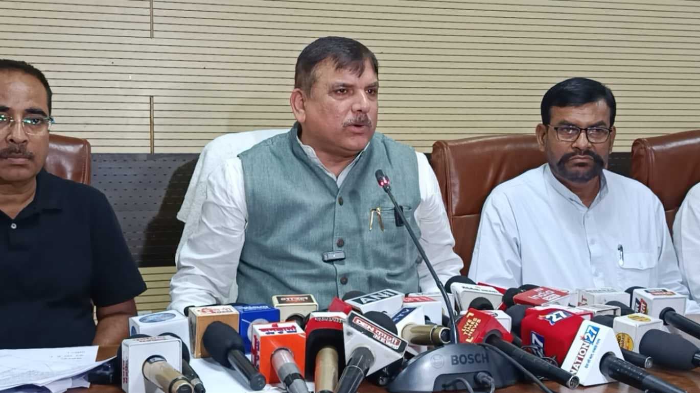 दान और चढ़ावा घोटाले में एसआईटी पर भरोसा नहीं, आप नेता ने योगी सरकार पर लगाया आरोप ...