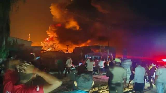 वाराणसी में सीएनजी पंप के यार्ड में लगी भीषण आग, आधी रात तक उठती रही ऊंची  लपटें...