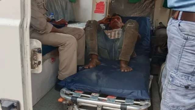 वाराणसी कैंट स्‍टेशन पर चलती ट्रेन के इंजन पर चढ़ा विक्षिप्त, हाईवोल्टेज करेंट का लगा झटका...