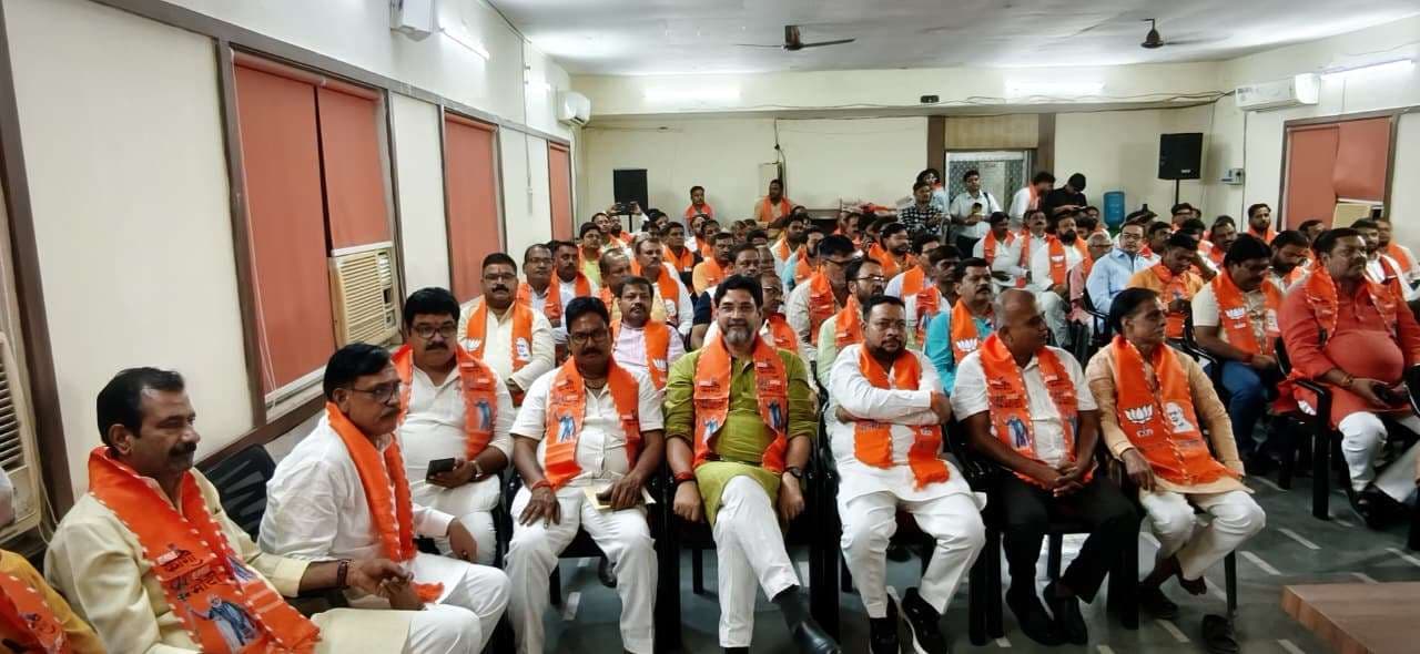  वाराणसी में भाजपा का कार्यकर्ता सम्मेलन, डॉ. श्यामा प्रसाद मुखर्जी के योगदान को किया गया याद...
