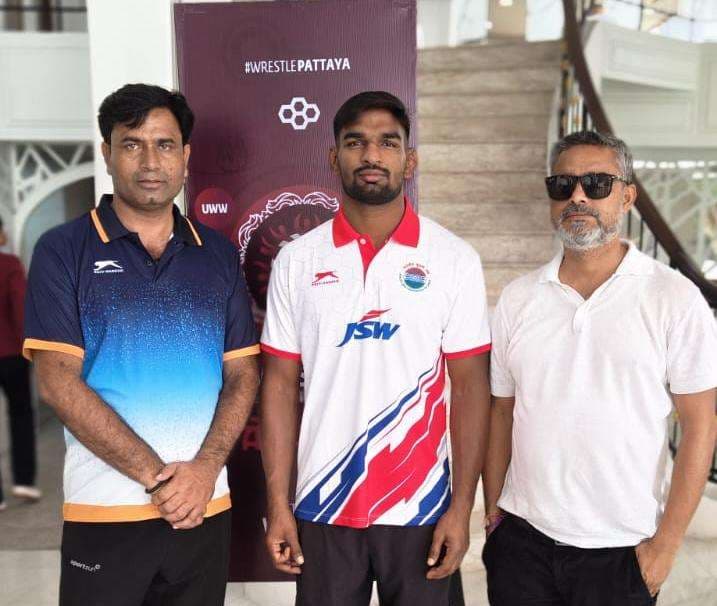 वाराणसी के कोच, मैनेजर के मार्गदर्शन में भारतीय टीम के पहलवानों ने थाईलैंड में जीता मेडल...