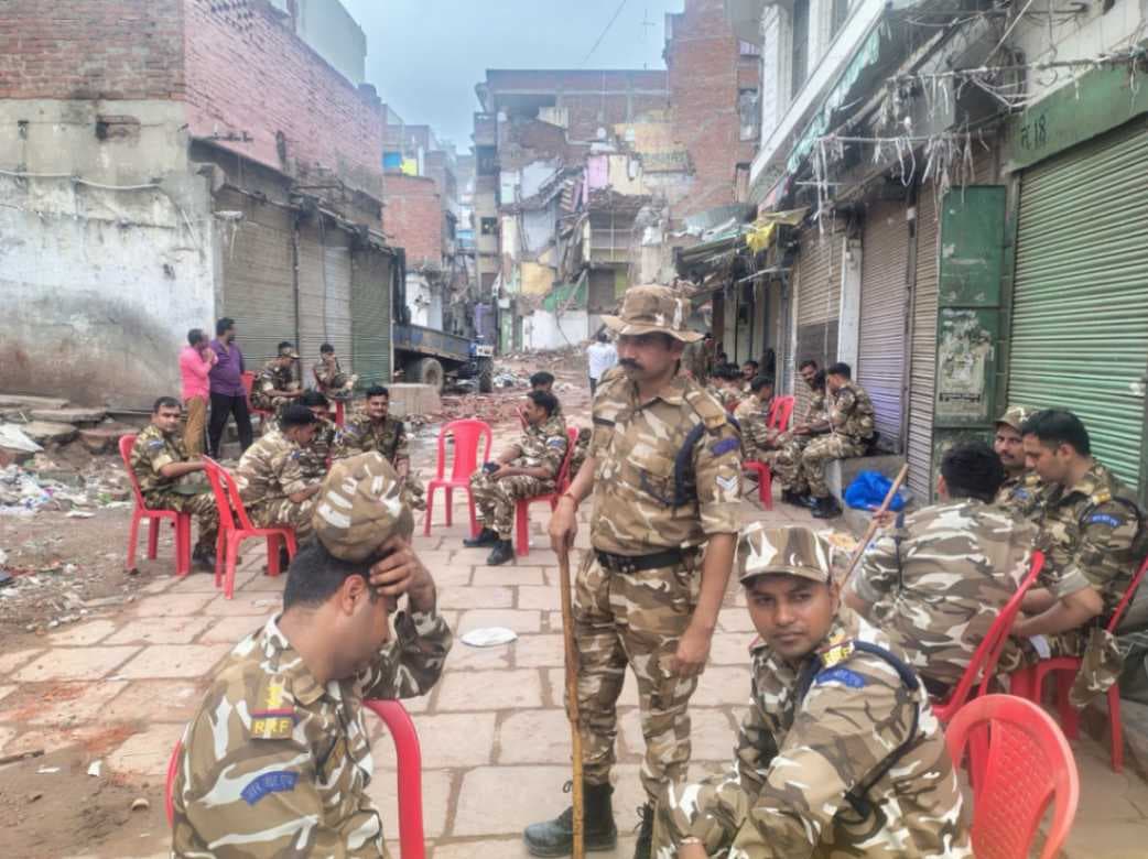 दालमंडी में वीडीए की लापरवाही ने  ले ली दुकानदार की जान...