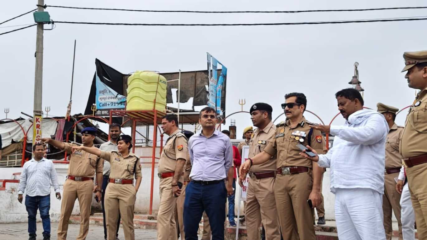 वाराणसी में कांवरिया मार्ग का अधिकारियों ने किया निरीक्षण, तैयारियों को परखा