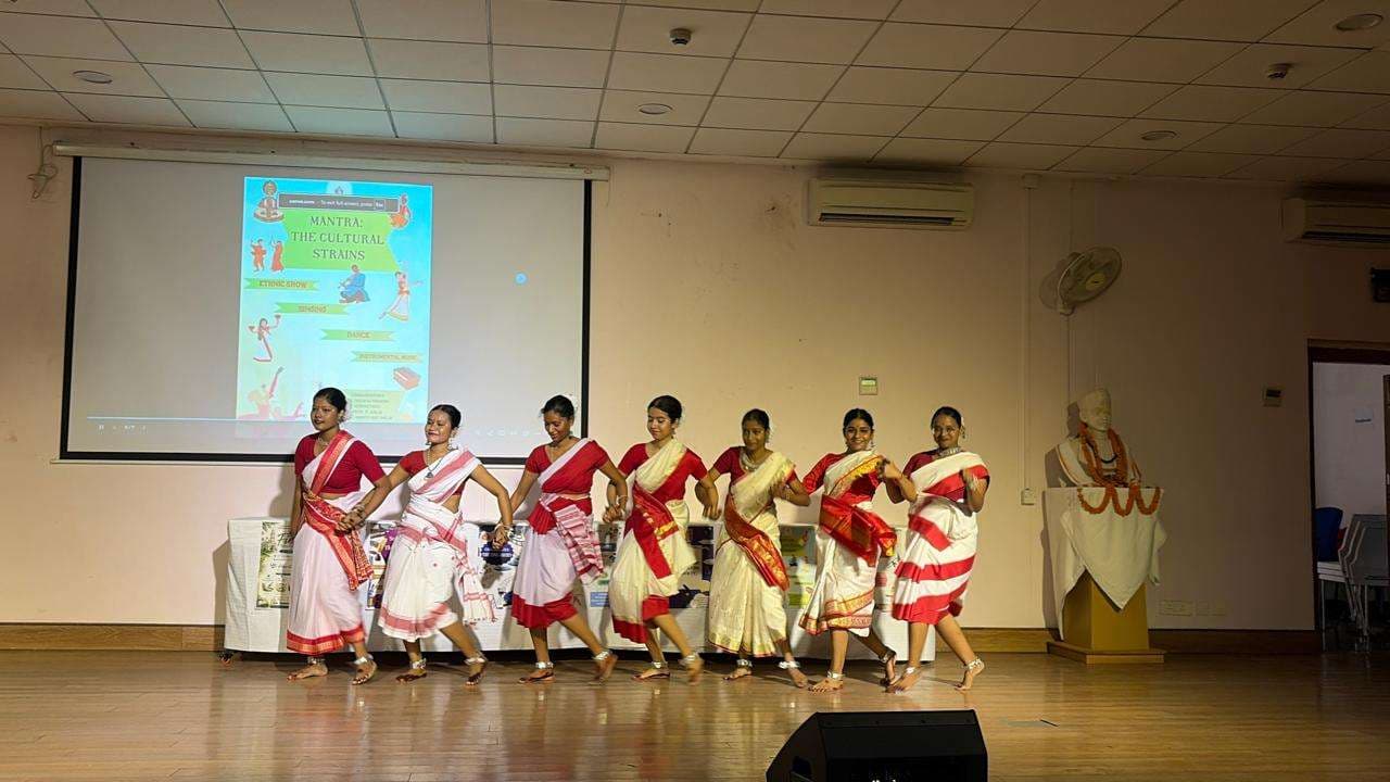 बीएचयू के फिएस्टा-2026 का दूसरा दिन सांस्कृतिक रंगों से सराबोर, छात्रों और शिक्षकों ने दिखाई प्रतिभा...