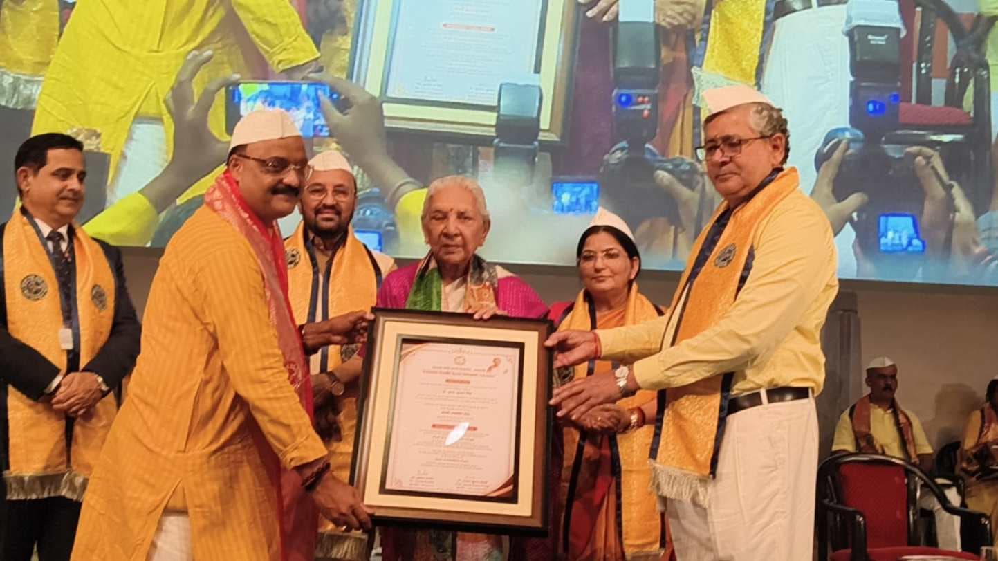 काशी विद्यापीठ के कुलानुशासक प्रो. के.के. सिंह को मिला 'विशिष्ट शिक्षक सम्मान...