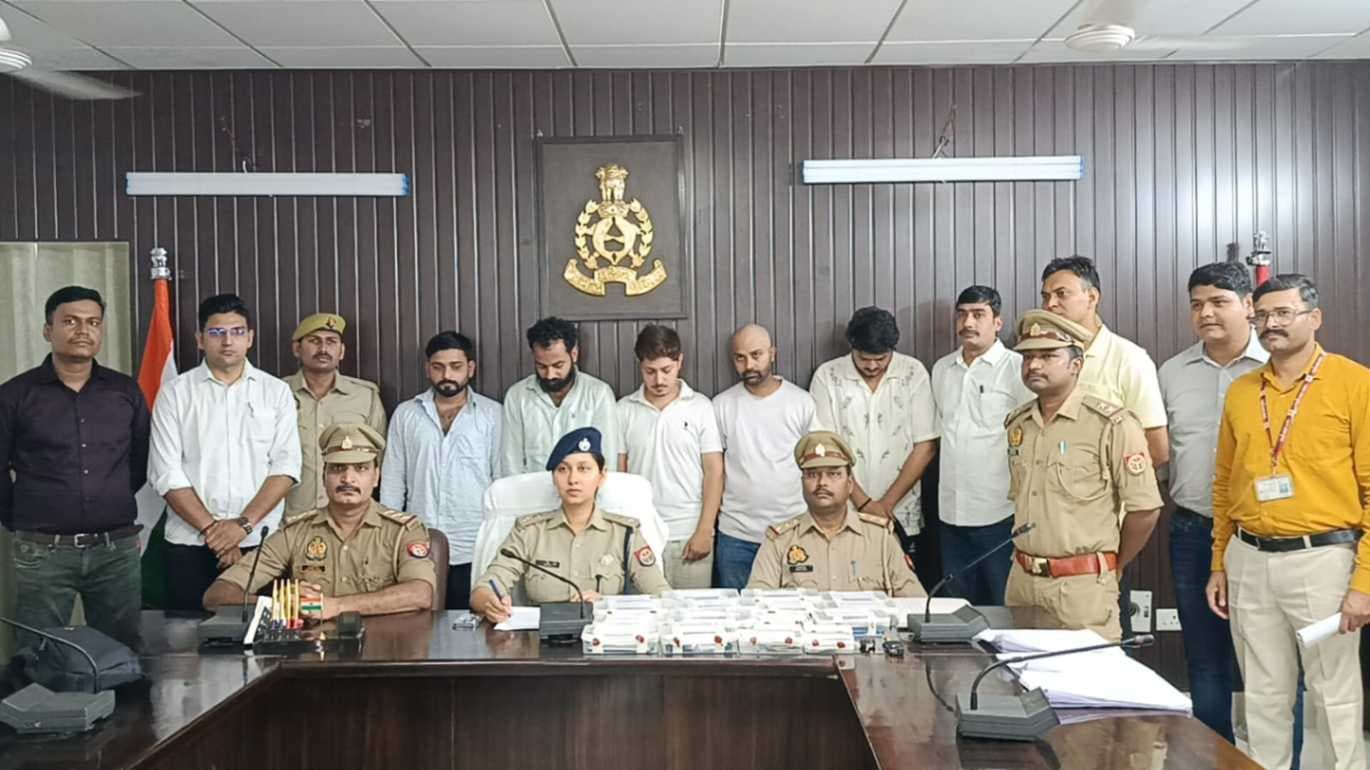 पुलिस का बड़ा एक्शन अंतरराज्यीय साइबर गिरोह का भंडाफोड़ 5 आरोपी गिरफ्तार...