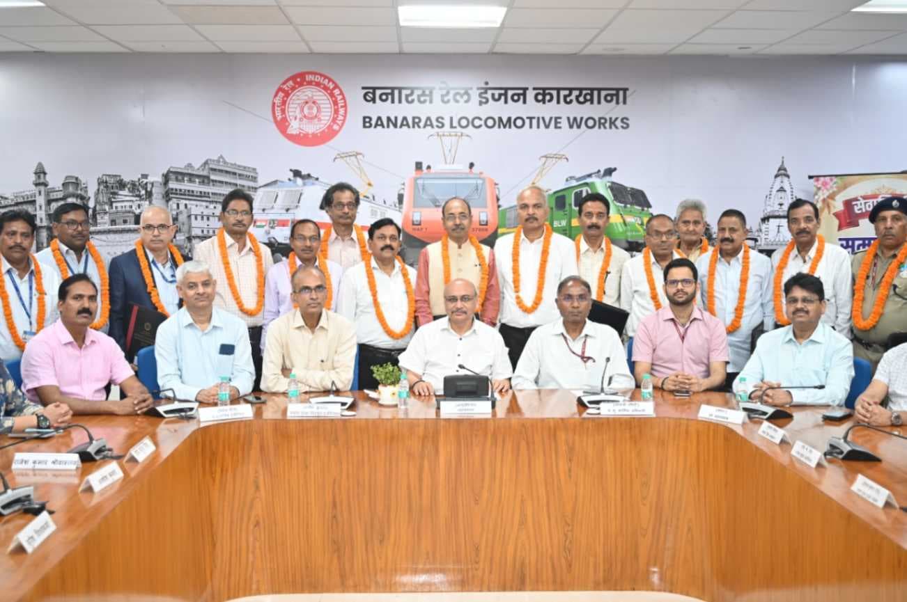 बरेका के एक अधिकारी एवं 19 कर्मचारियों को सेवानिवृत्ति पर भावभीनी विदाई, जीएम ने योगदान को किया नमन...