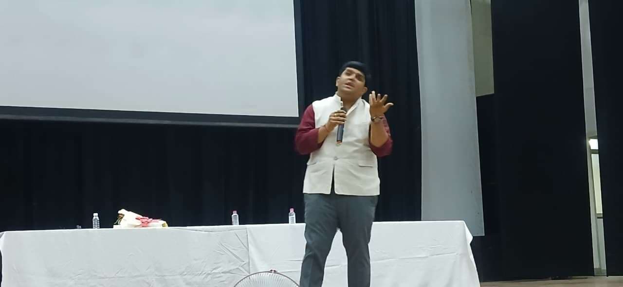 समय पर सीपीआर मिले तो कार्डियक अरेस्ट मरीज की बच सकती है जान, शुरुआती मिनट बेहद अहम: डॉ. शिव शक्ति द्विवेदी...