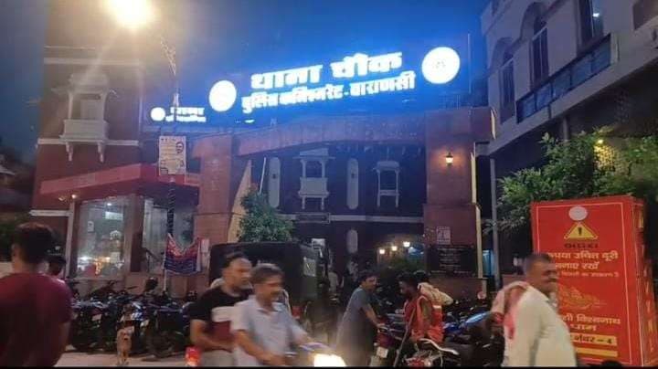 विश्वनाथ मंदिर में सुगम दर्शन के नाम पर ठगने वाले सक्रिय, पत्रकारों को मारपीट कर किया घायल 