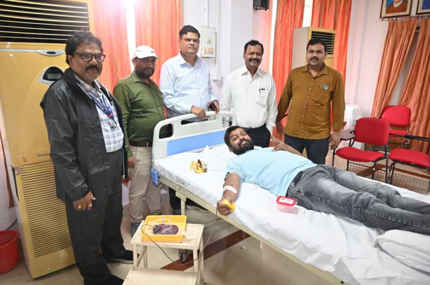 बरेका में विशाल स्वैच्छिक रक्तदान शिविर, 41 लोगों ने किया रक्तदान