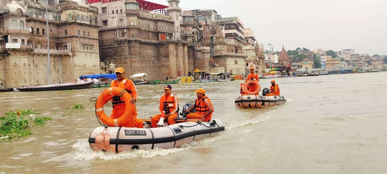 बढ़ते गंगा जलस्तर के बीच एनडीआरएफ मुस्तैद, बोट पेट्रोलिंग एवं त्वरित प्रतिक्रिया के लिए तैयार