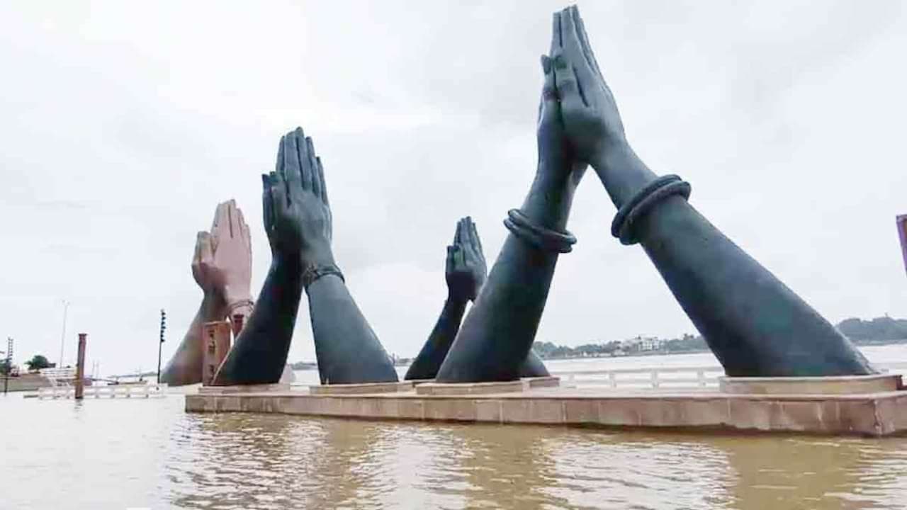 चेतावनी बिंदु के क़रीब पहुंची गंगा,वरुणा नदी में भी उफान  