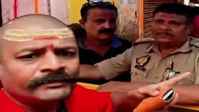 काल भैरव मंद‍िर में पुजारी को ही पुल‍िस ने रोक द‍िया, कहा -'भीड़ है, नहीं जाने देंगे, ज‍िसको चाहे बुला लो'