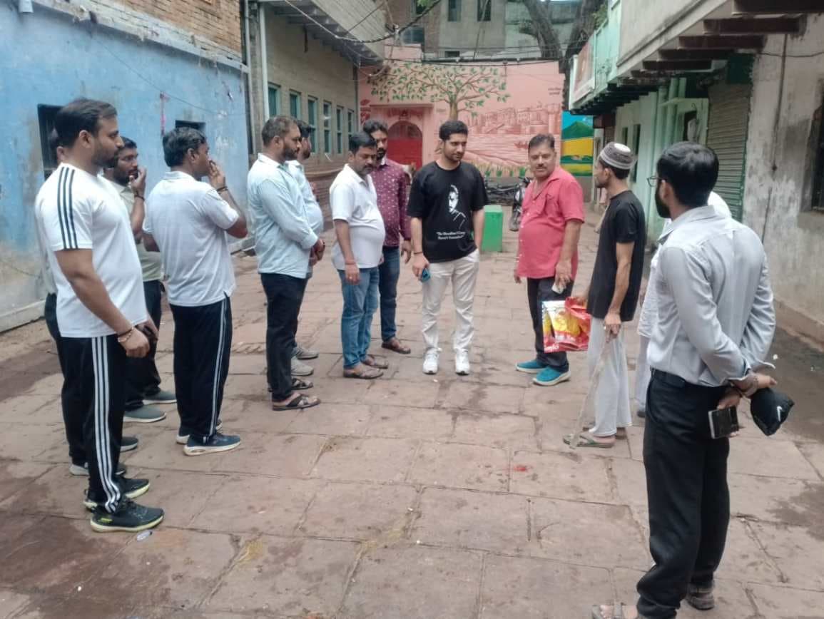 नगर आयुक्त ने चित्रकूट कुंड का किया निरीक्षण, अतिक्रमण हटाने का दिया आदेश