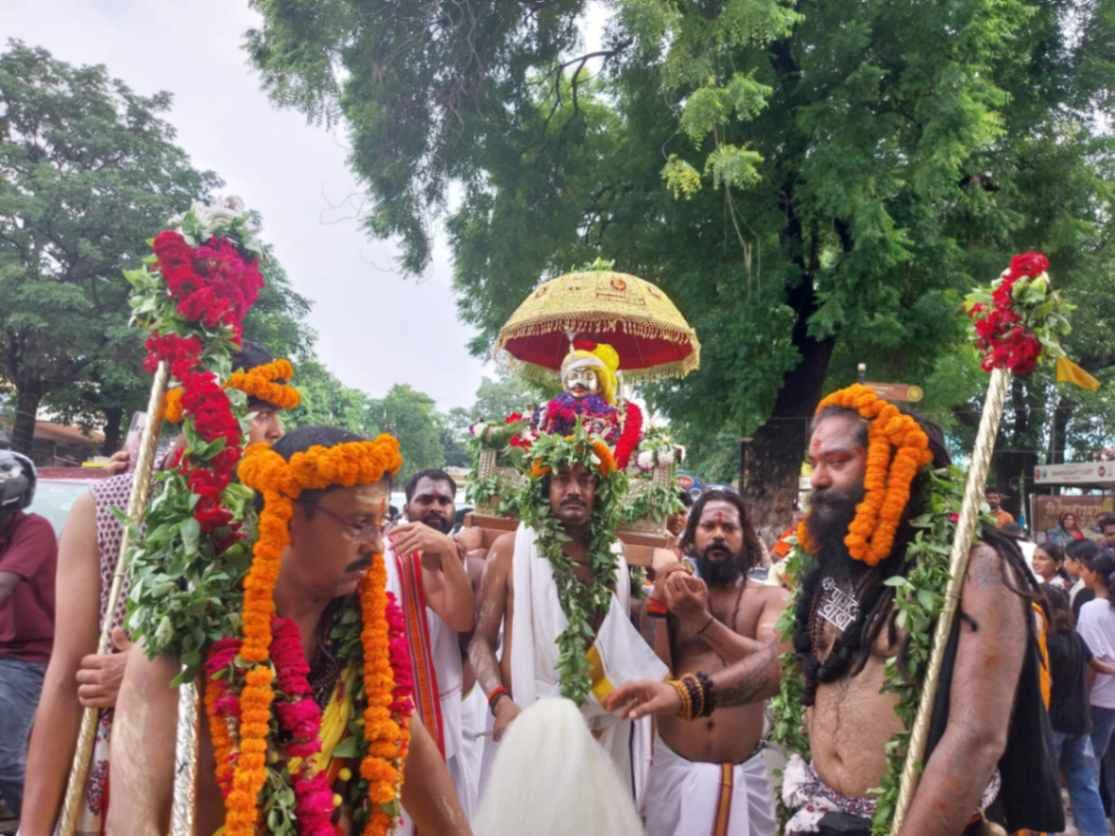 ससुराल में सपरिवार पहुंचे चंद्रमौलीश्वर, बौद्ध परिपथ पर गूंजा हर-हर महादेव