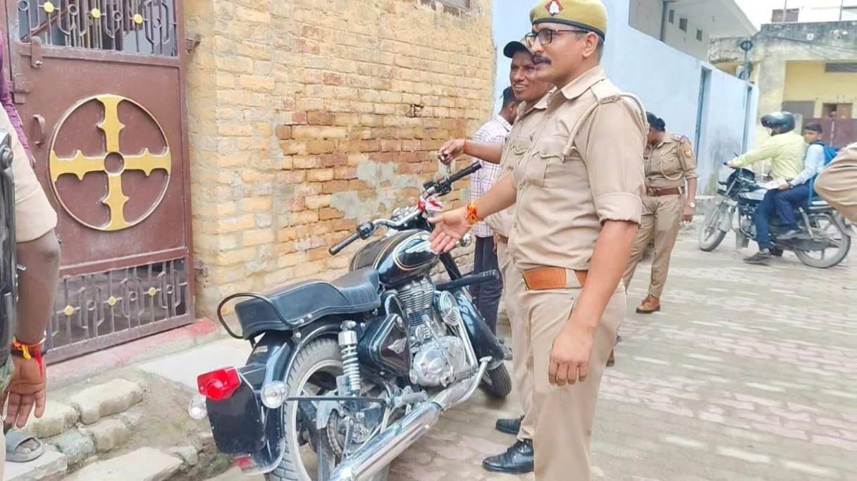 रक्षाबंधन पर महिला सुरक्षा को लेकर लंका पुलिस का विशेष अभियान, 6 मनचलों का चालान