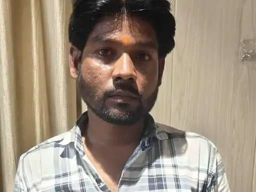 वाराणसी में लेखपाल का प्राइवेट मुंशी घूस लेते रंगे हाथ गिरफ्तार, खारिज-दाखिल के लिए मांगे एक लाख