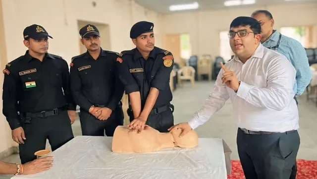 आतंकवाद से मुकाबले के साथ जीवनरक्षा में भी सक्षम होने के लिए यूपी एटीएस में प्रशिक्षण का आयोजन