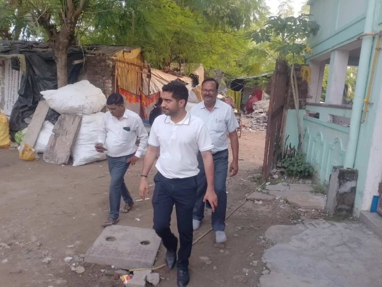 सगरा तालाब के आसपास से हटेगा अतिक्रमण, नगर आयुक्त ने दिए सीमांकन के निर्देश.