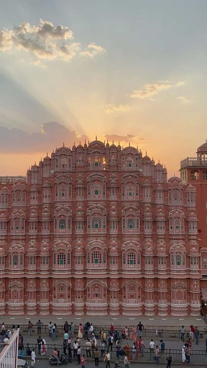 शिवपुर में दिखेगा जयपुर का हवा महल, राजस्थानी अंदाज में सजेगी मां दुर्गा की प्रतिमा...