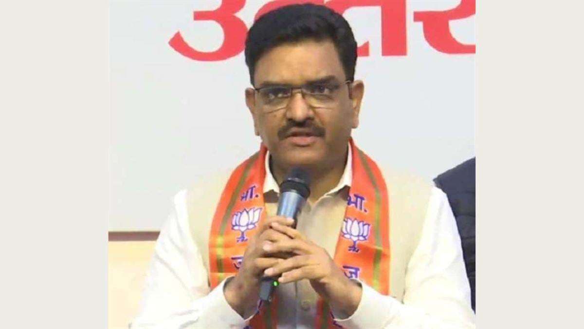 वाराणसी पहुंचे मंत्री असीम अरुण बोले -‘आई लव मोहम्मद’ को विपक्ष बना रहा सियासी हथियार 
