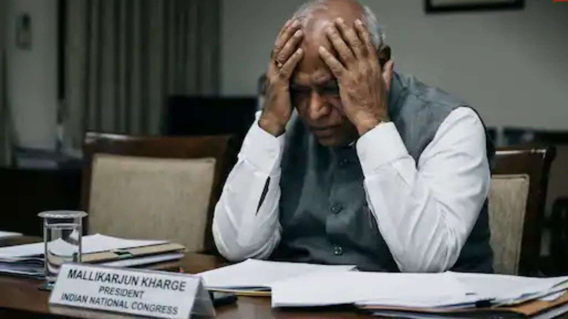 पीएम मोदी पर बयान दें मुश्किल में खरगे, EC की सख्त चेतावनी