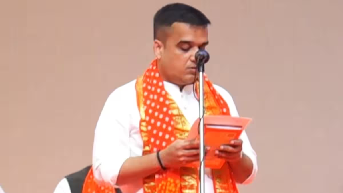 भाजपा ने गुजरात सरकार में क्यों किया फेरबदल, हर्ष सांघवी बने डिप्टी सीएम