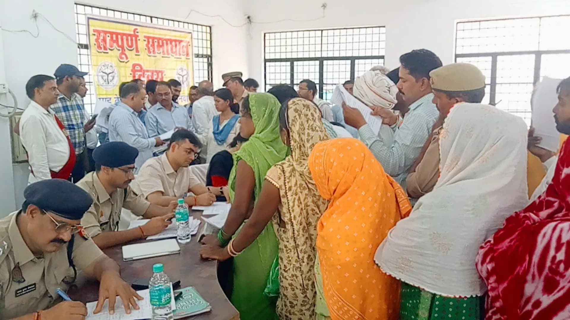 संपूर्ण समाधान दिवस: राजातालाब तहसील में 160 प्रार्थना पत्र, सिर्फ 8 का निस्तारण