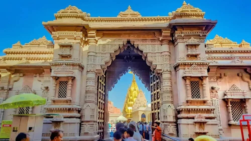 नए साल 2026 का जश्न: श्रीकाशी विश्वनाथ धाम दर्शन को उमड़ेंगे 5 लाख से अधिक सैलानी, काशी में ट्रैफिक-भीड़ प्रबंधन के कड़े इंतजाम