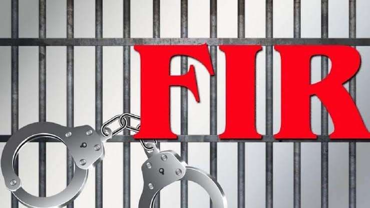 गोपीराधा बालिका इंटर काॅलेज की बस पर हमला, छात्राओं से दुर्व्यवहार
