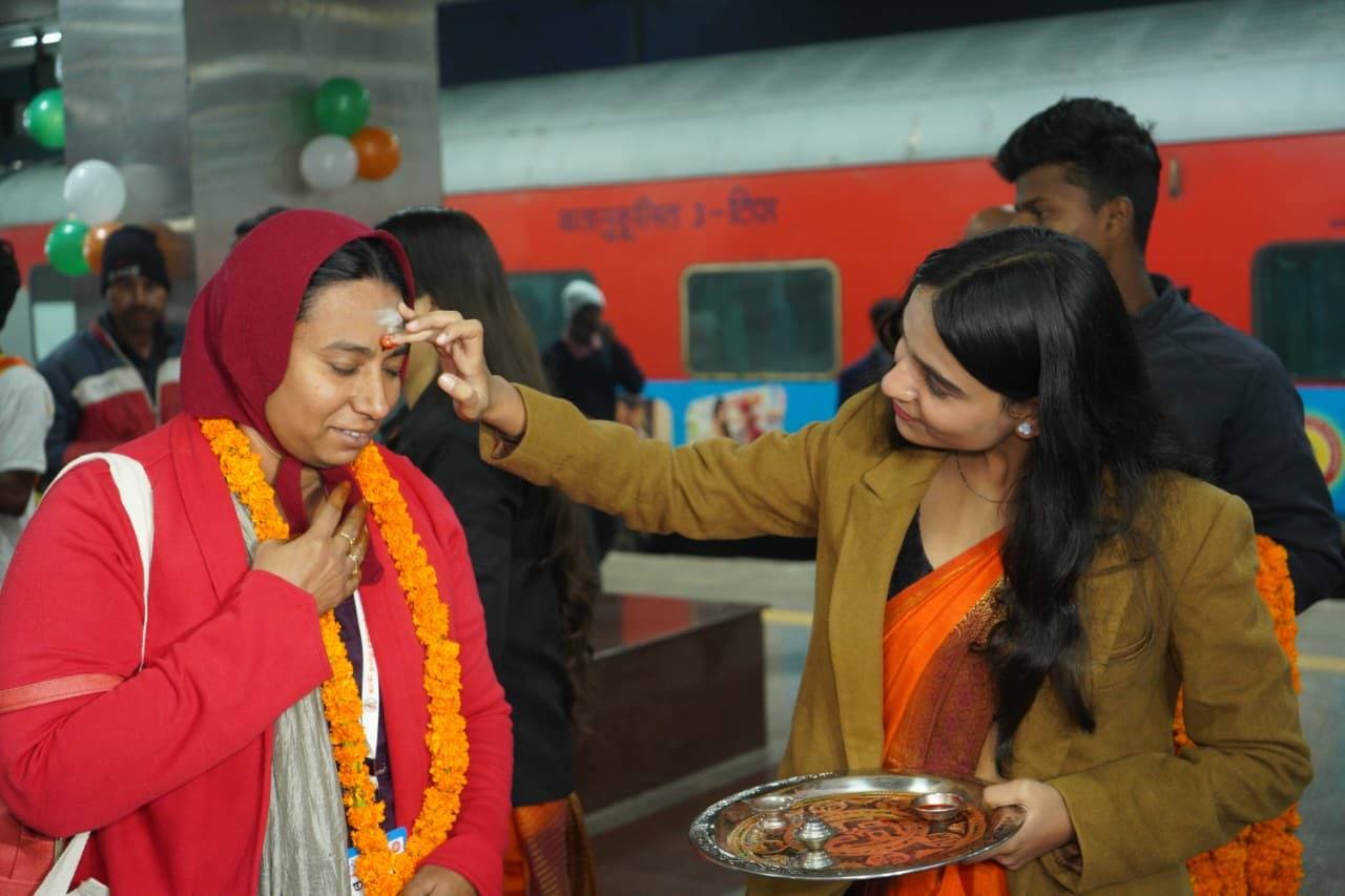 काशी तमिल संगमम्ः तमिलनाडु से काशी पहुंचा छठा दल, हुआ भव्य स्वागत