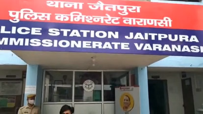 पार्षद और साड़ी व्यापारी में मारपीट, एक दूसरे के खिलाफ एफआईआर