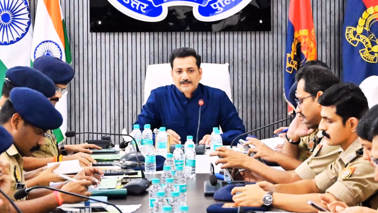पुलिस आयुक्त ने अधिकारियों संग की बैठक, कानून-व्यवस्था को लेकर दिए ये निर्देश