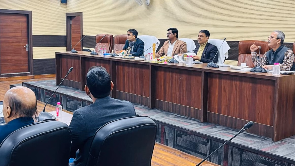 रमना में प्रस्तावित टेक्सटाइल पार्क के संबंध में बैठक