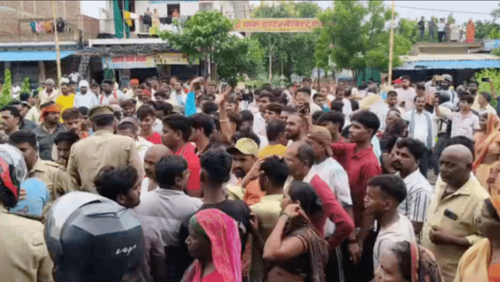 हास्पिलट में प्रसव के बाद महिला की मौत, हाइवे पर शव रखकर परिजनों ने किया प्रदर्शन...
