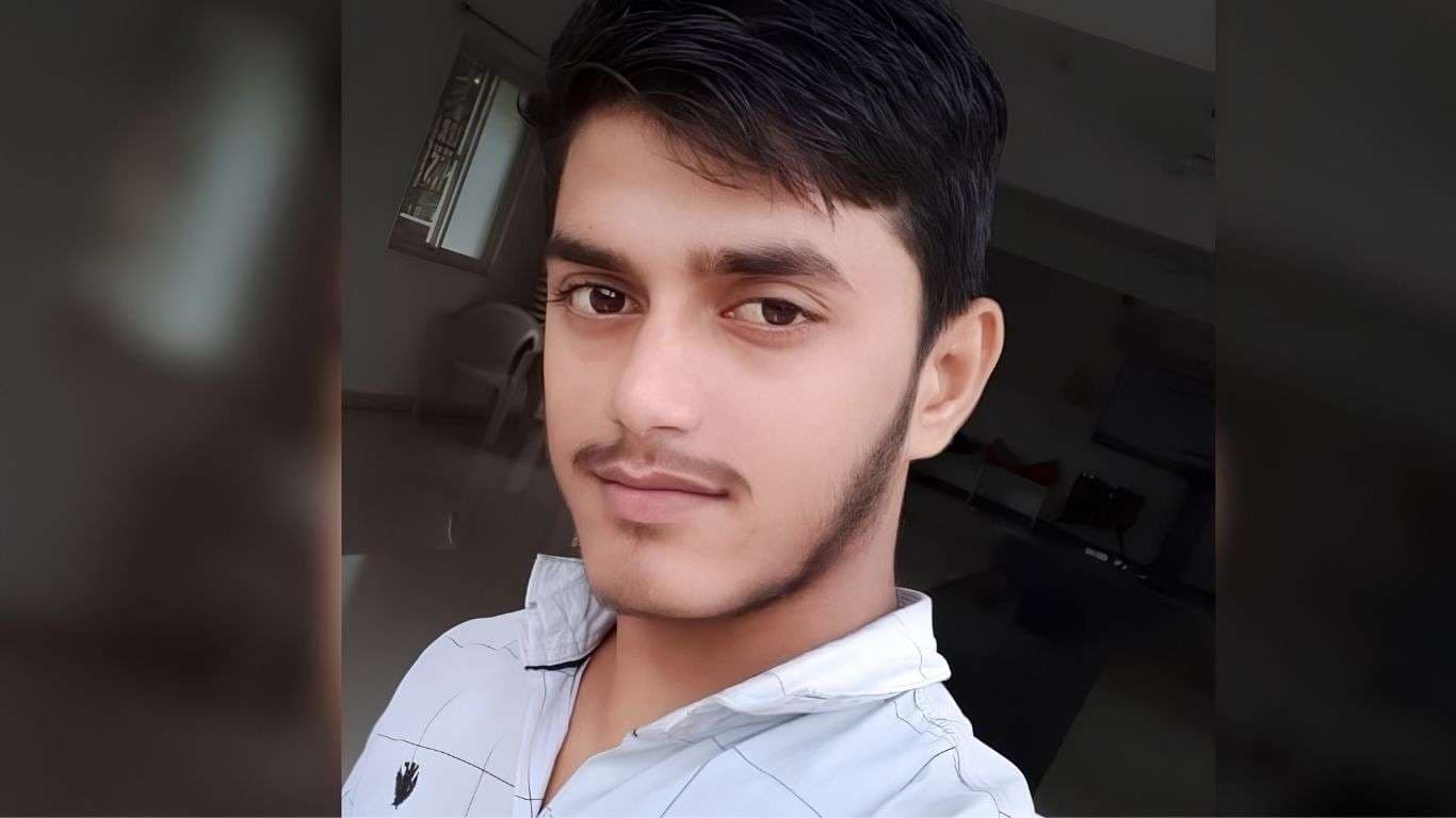 वाराणसी में स्नान के दौरान गंगा में डूबने से युवक की मौत, मशक्कत के बाद मिला शव...