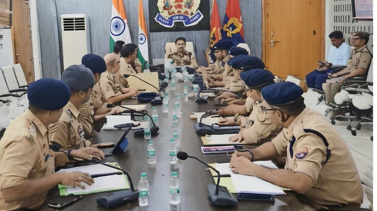 कानून-व्यवस्था और सावन माह की तैयारियों की पुलिस आयुक्त ने की समीक्षा, दिए निर्देश...