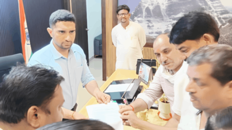 मीट-मछली कारोबार पर रोक के विरोध में कांग्रेस, आप व सामाजिक संगठनों ने नगर निगम को सौंपा ज्ञापन...
