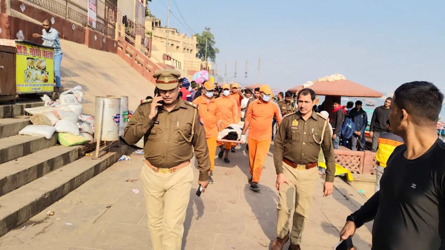 वाराणसी में दोस्तों संग गंगा में स्नान करते समय डूबने से युवक की मौत