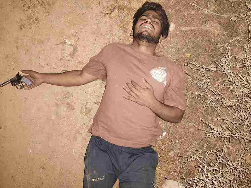 घर में घुसकर लूट करने वाला बदमाश मुठभेड में गिरफ्तार, तमंचा और जेवर बरामद