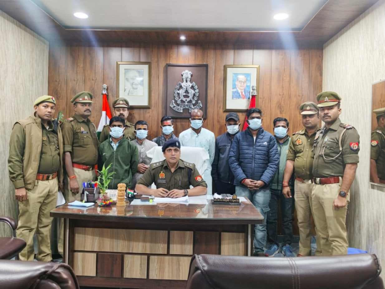 वाराणसी में दर्शन कराने की दलाली करने वाले 7 आरोपी गिरफ्तार, एक मुस्लिम भी शामिल